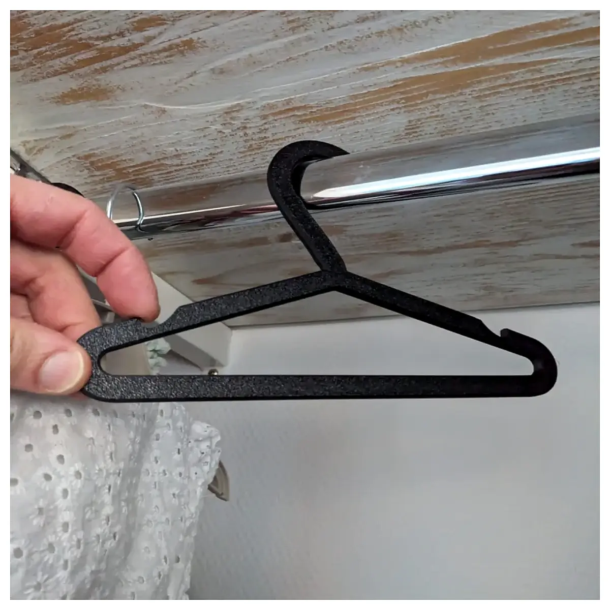 Baby Clothes Hanger with Groove Long Neck Crib Accessory Baby Bed Support Infant Clothing Holder