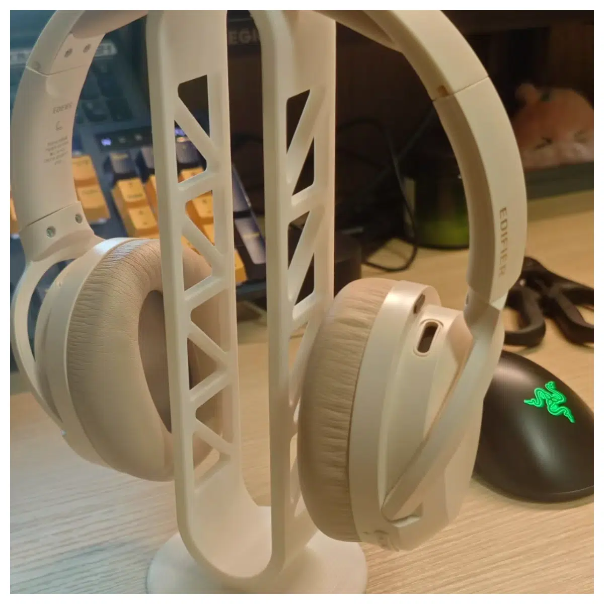 Headphone Stand Topology Mobile Phone Headphone Holder Music Earphone Stand Phone Accessory Headphone Support