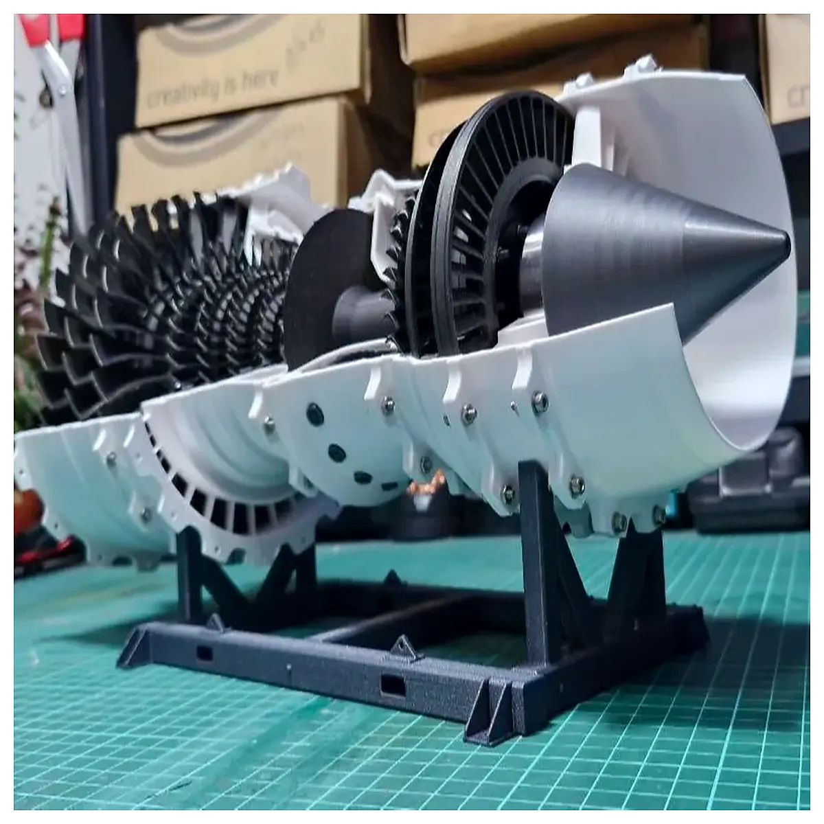 Low Bypass Turbofan Engine Mount Turbine Blade Support Engine Component Blade Fixing Device Turbine Engine Parts