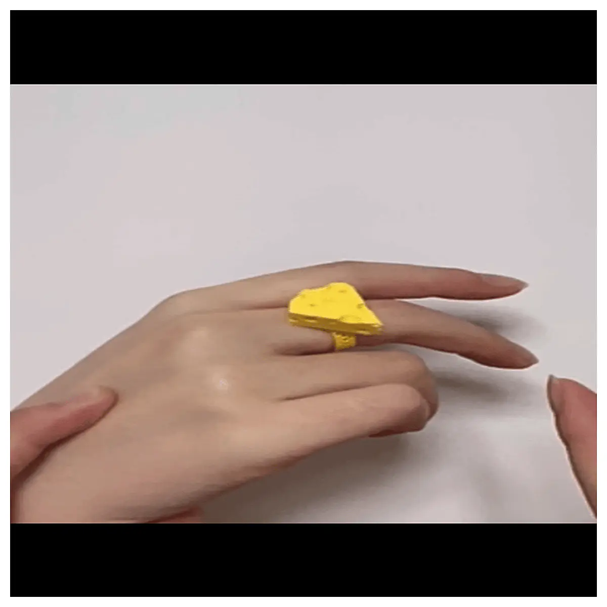 Lightweight Rotating Cheese Ring 23g Rotating Food Toy Fun Snack Accessory for Kids Puzzle Play