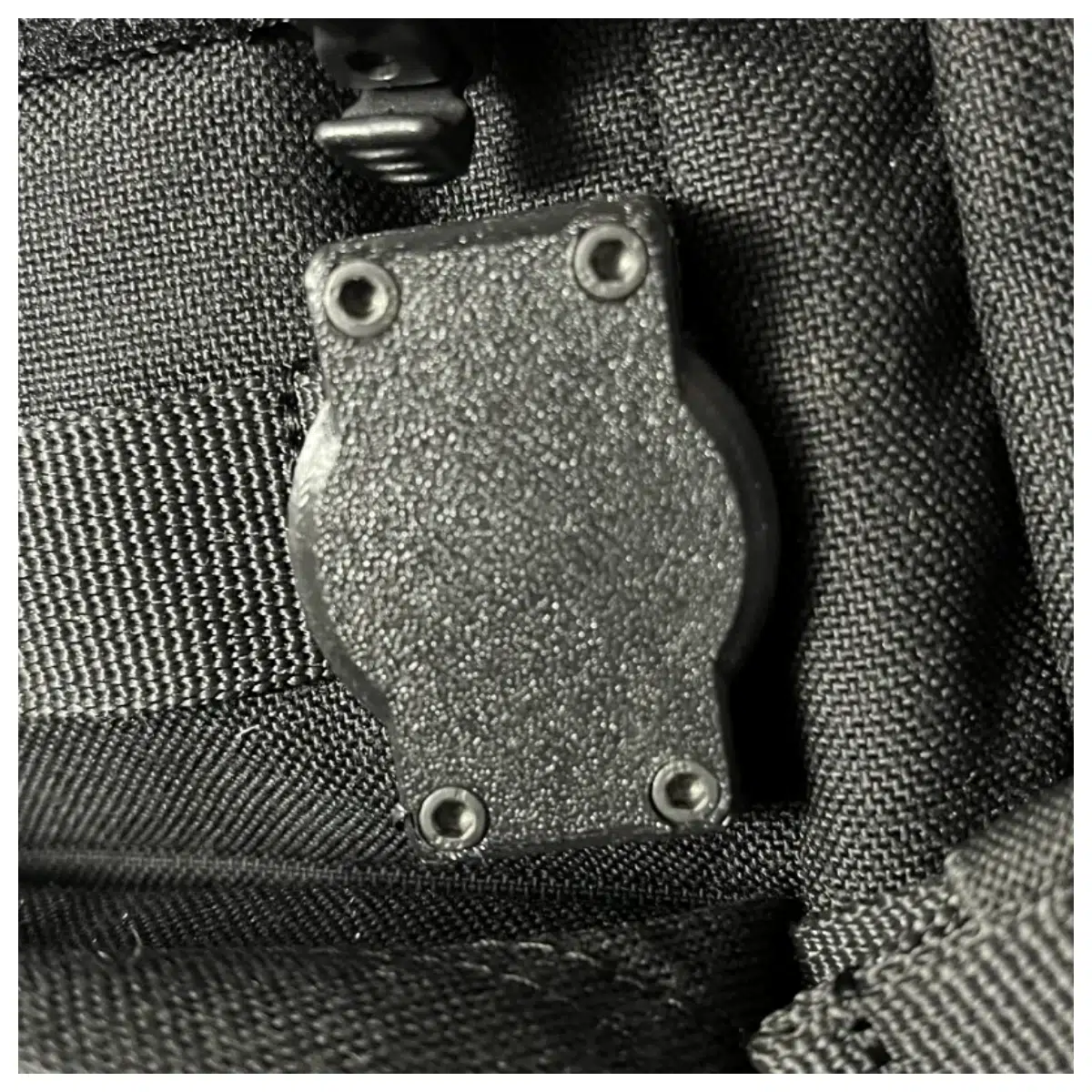 holder case keychain mount for bags backpacks keys luggage travel accessories tracking device protective cover