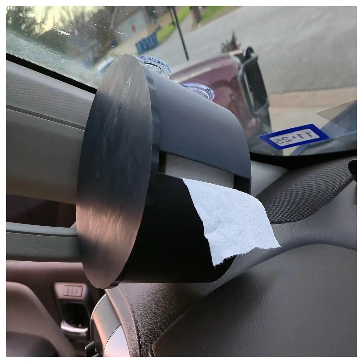 Portable Suction Cup Tissue Box Pull Out Hand Grip Tissue Box Mini Tissue Case Emergency Travel Essential Easy Grab