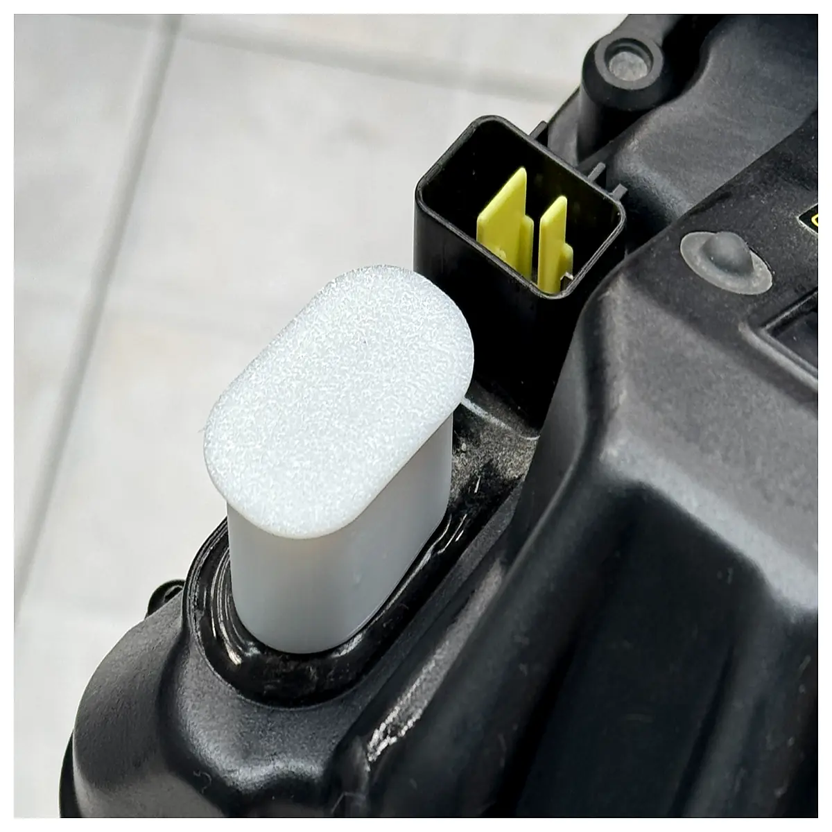 Bee Battery Cover Battery Cap Auto Battery Cover Protection Shield Charging Cover Car Accessories Battery Hood