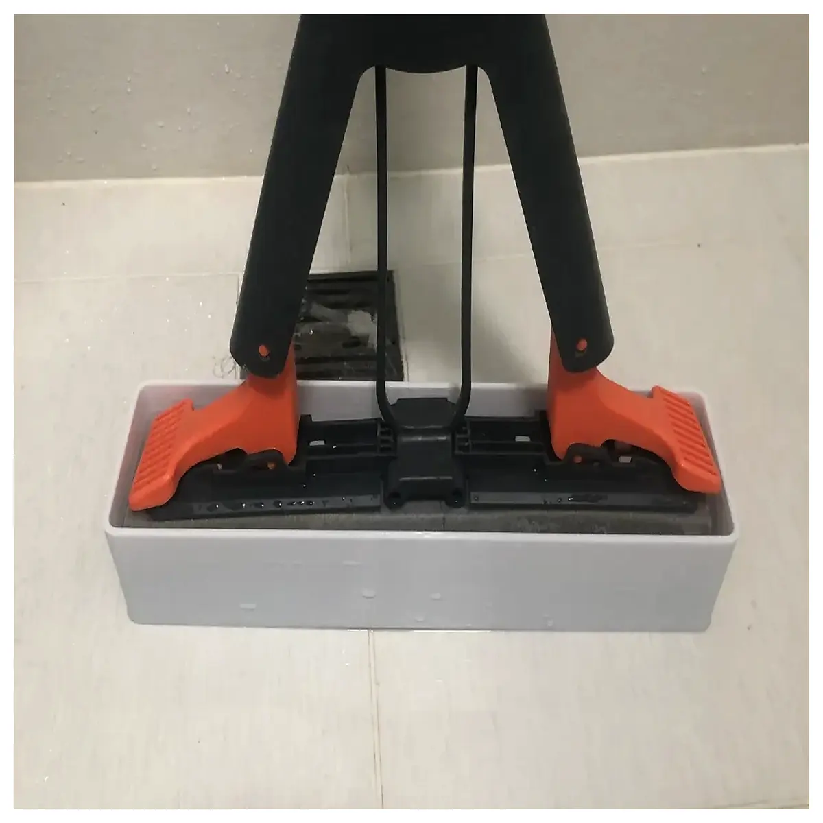 Large Box Sponge Mop Softener Storage Container Floor Cleaning Tool Sponge Holder Bathroom Cleaning Supplies