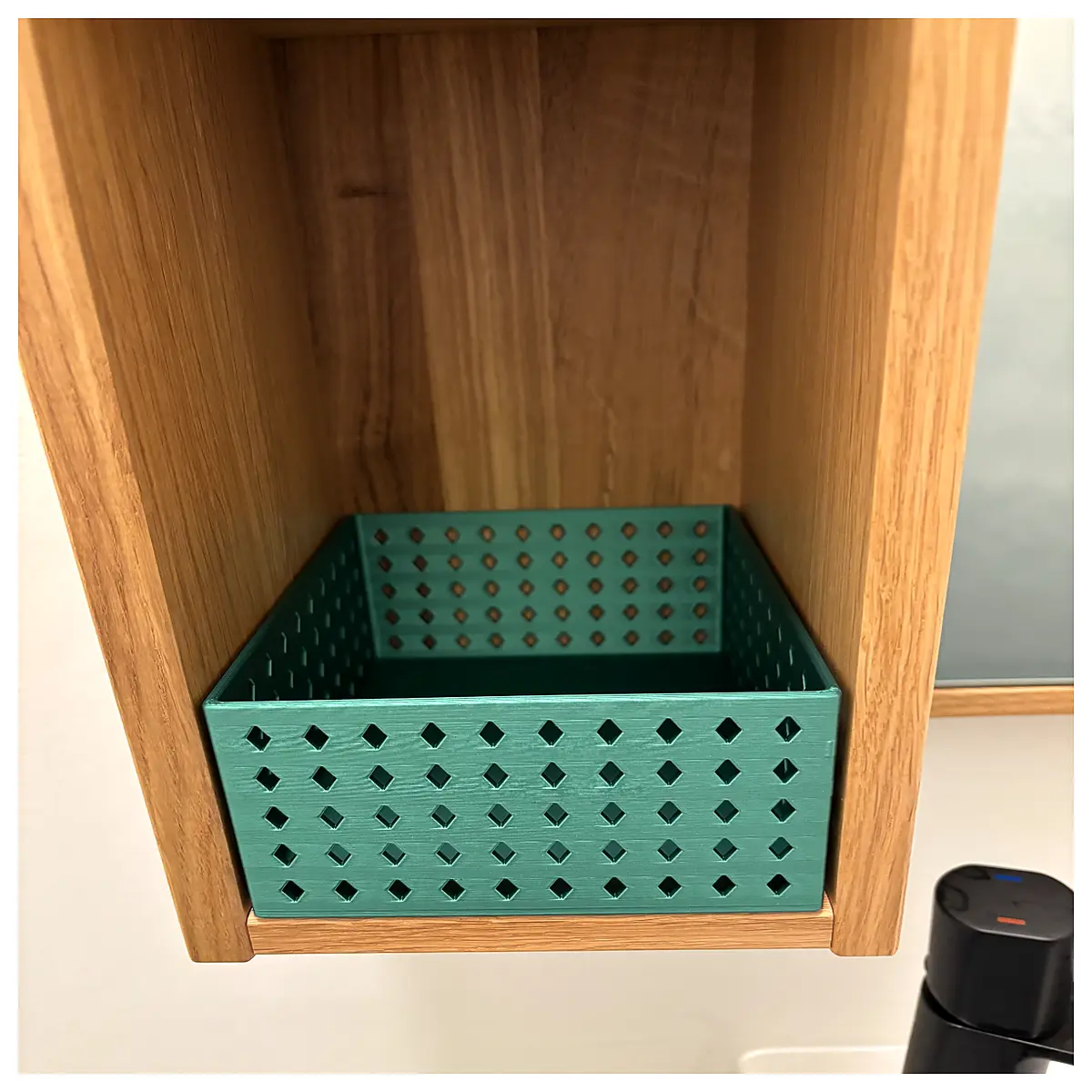 small cut wicker basket organizer 120x145x70mm for desk storage