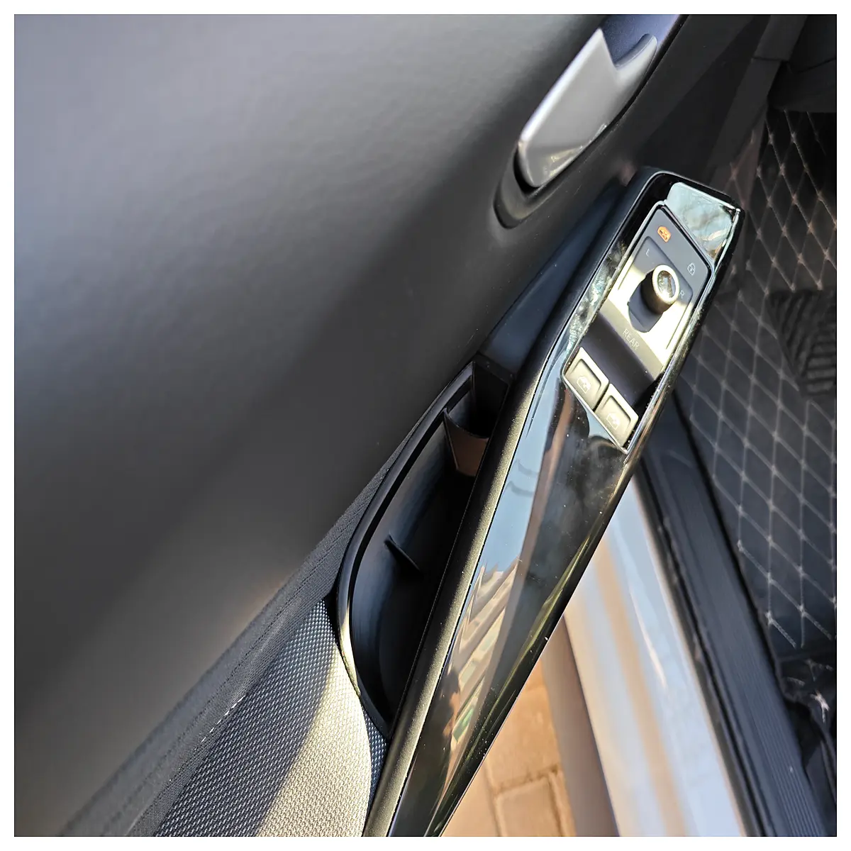 ID3 Door Handle Storage Box Organizer Car Accessories Door Storage Compartment