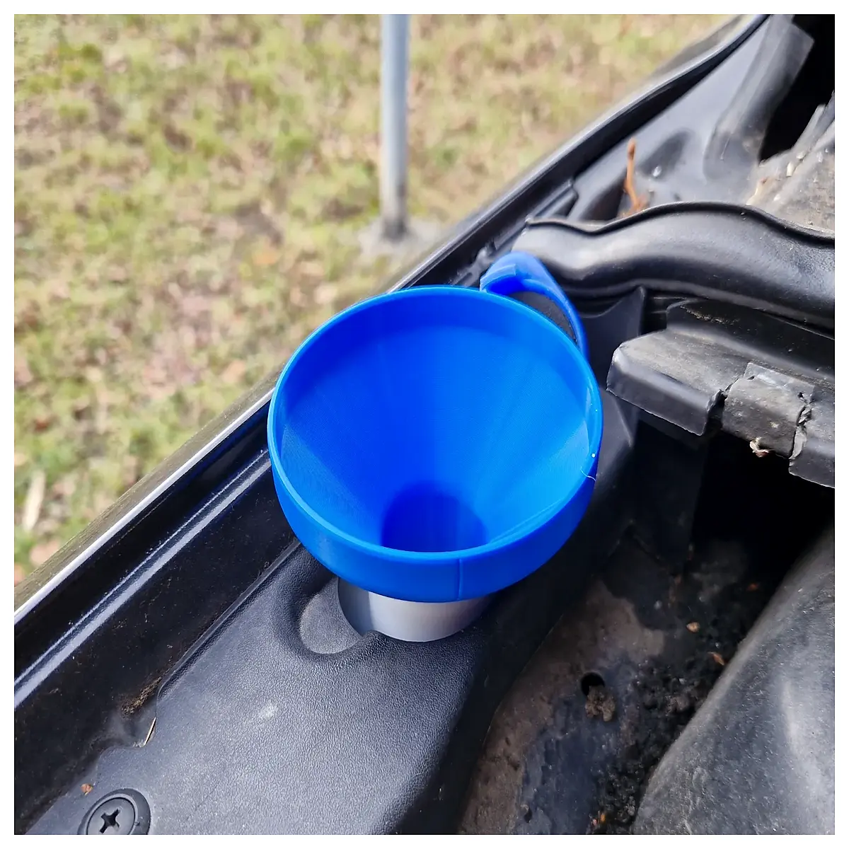 Windshield Washer Fluid Pourer Bottle Automotive Glass Cleaner Nozzle Accessory