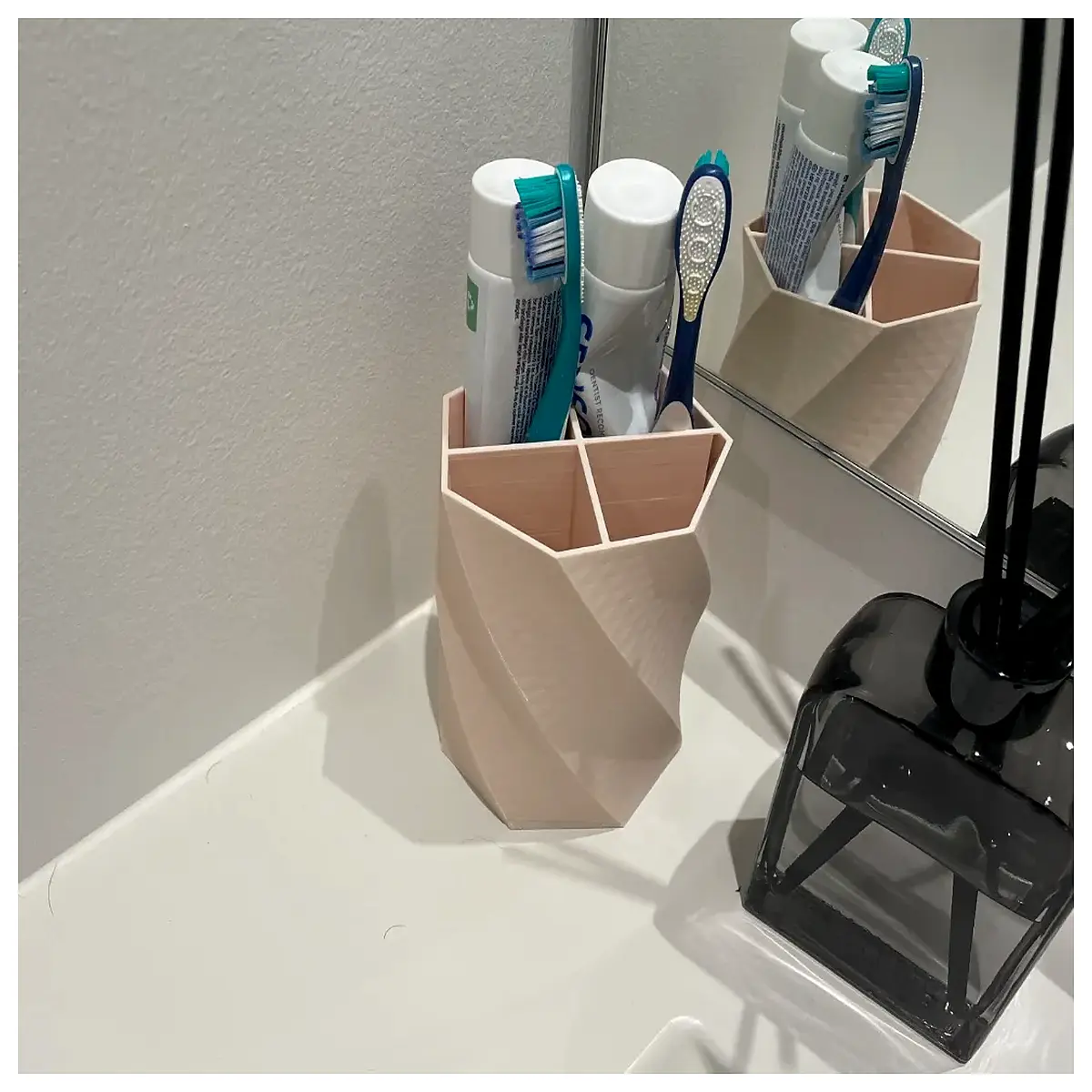 Bathroom Toothbrush Holder Organizer Toothpaste Dispenser Dual Cup Holder for Teeth Cleaning Supplies Home Organization