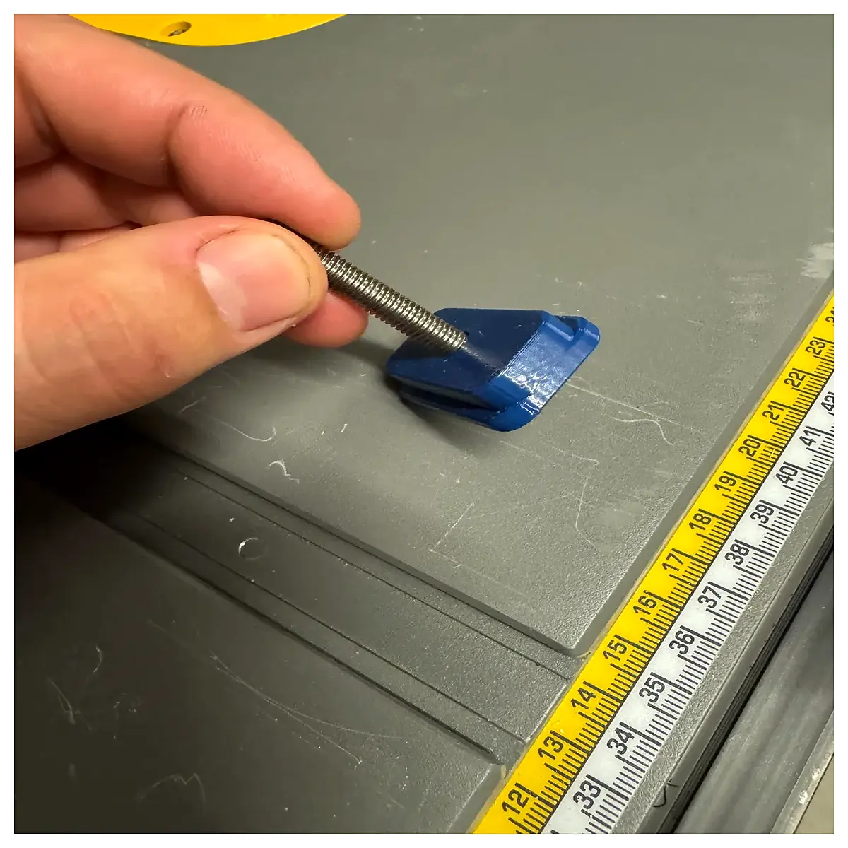 dwe7491 xe m6 bolt t slot adapter table saw fence upgrade accessory