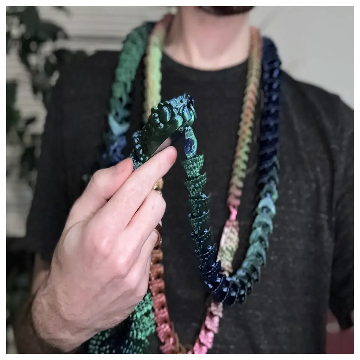Moving Snake Ankle Chain for Stress Relief Neck Traction Spinal Decompression Exercise Relaxation Necklace Cervical Massage Accessory