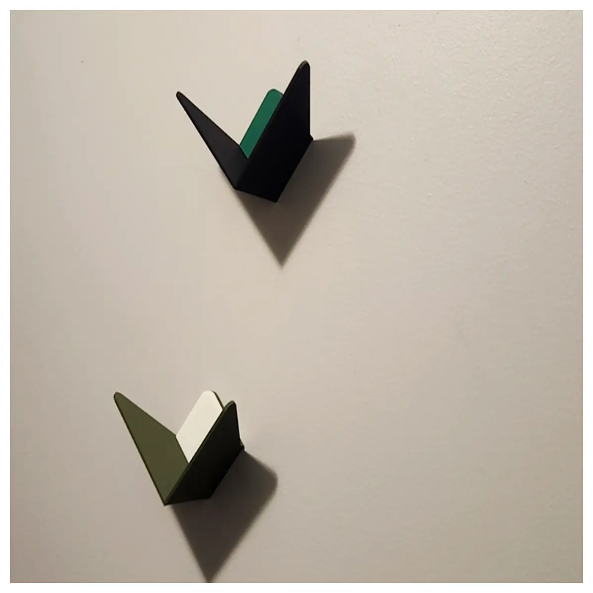 Wall Mounted Ornament Hook Picture Frame Hanger Art Display Stand Hanging Decoration Accessory