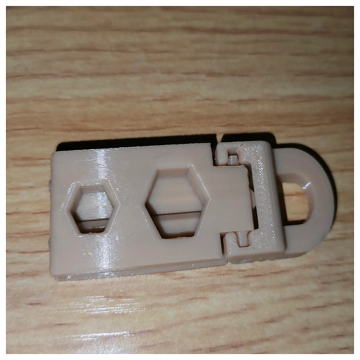 mini portable phone keychain clip holder for travel desk gadget