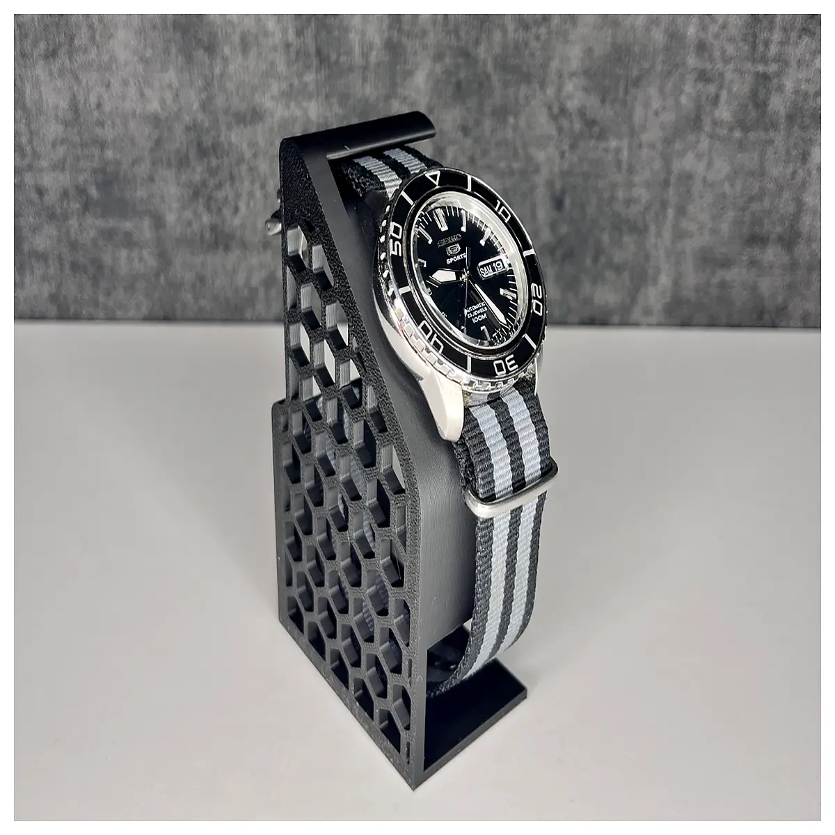 Watch Display Stand Nylon Strap Display Watch Stand Dial Display Collection Showcase Strap Winding Rack
