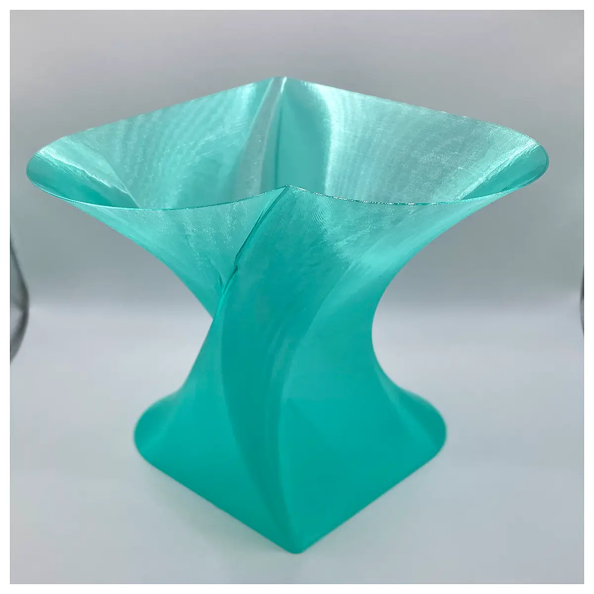 Shaped Rotating Vase Elegant Modern Valentine s Day Decor Romantic Home Decoration Love Anniversary Gift