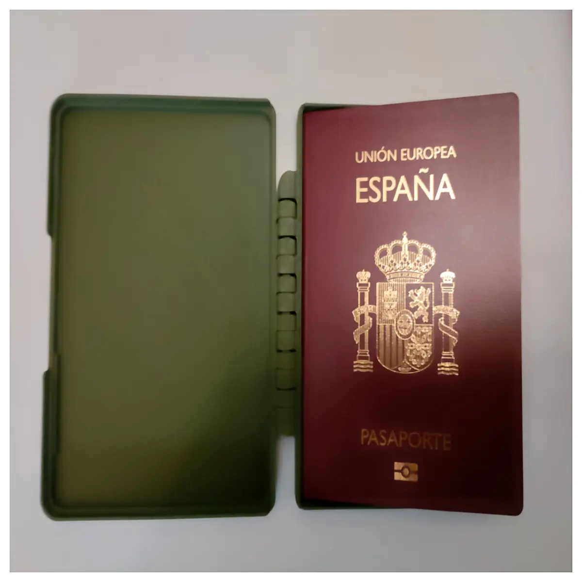 catalonia passport holder travel document organizer leather case with flag design