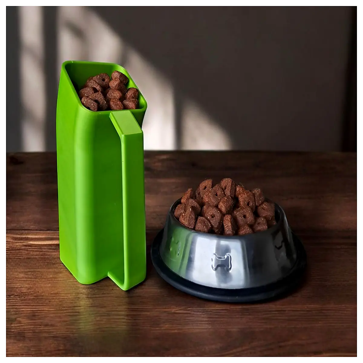 Modern Curve Pet Food Spoon Easy Feeding Dog Cat Spoon Nutrition Scoop Pet Utensils Food Mixer