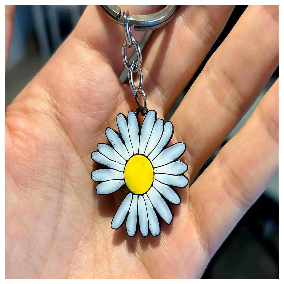 Flower Shaped Keychain Creative Design Charm Keyring Decoration Personalized Gift Suitable for Friends Girlfriend Bestie