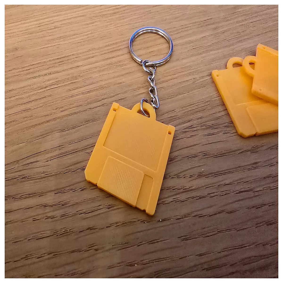 Floppy Key Chain Retro Magnetic Tape Data Storage Accessory Mini Bracelet Nostalgic Gift Computer Parts Electronic Parts