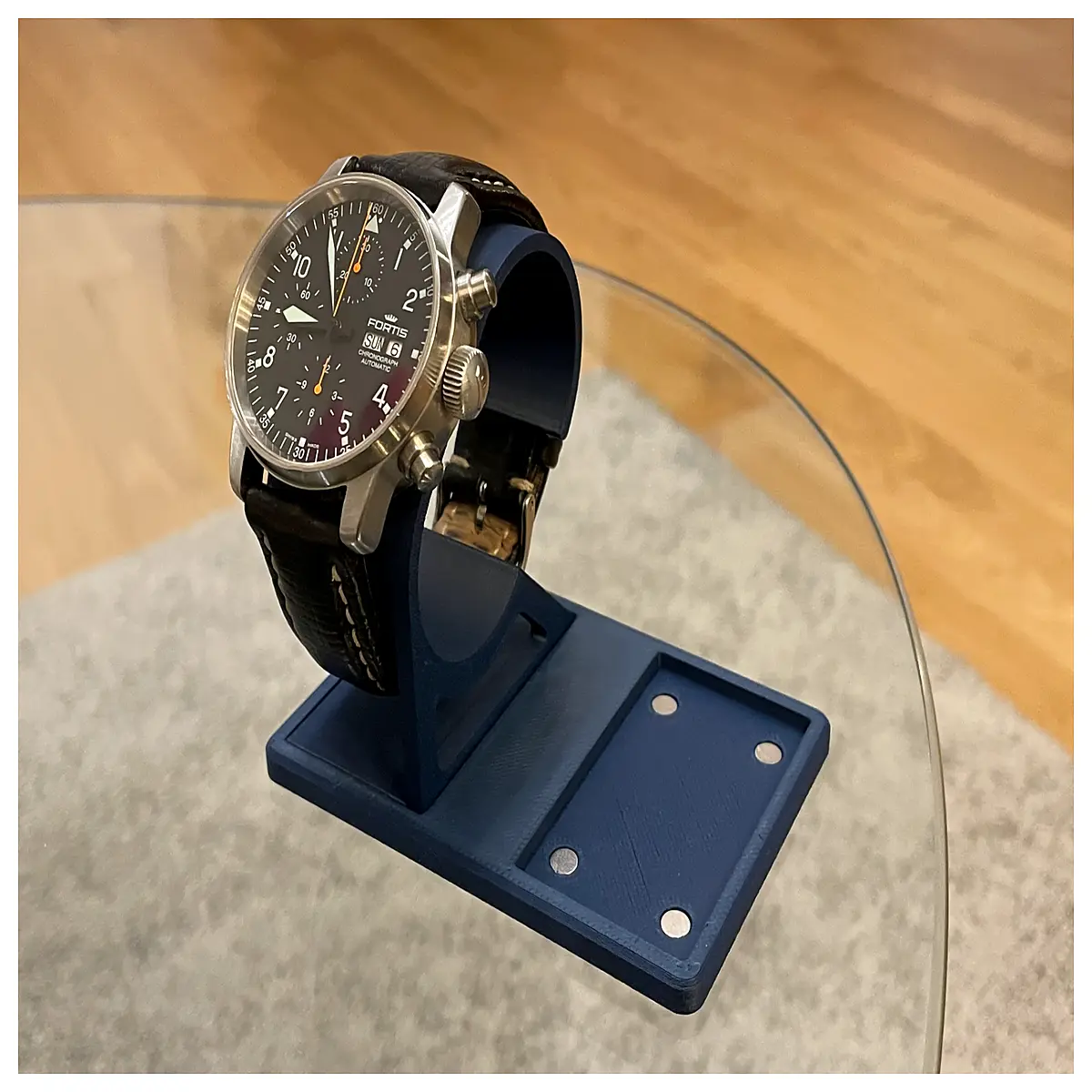 Magnetic Watch Stand Holder Magnetic Base Display Stand Desktop Display Magnetic Wristwatch Stand Magnetic Showcase