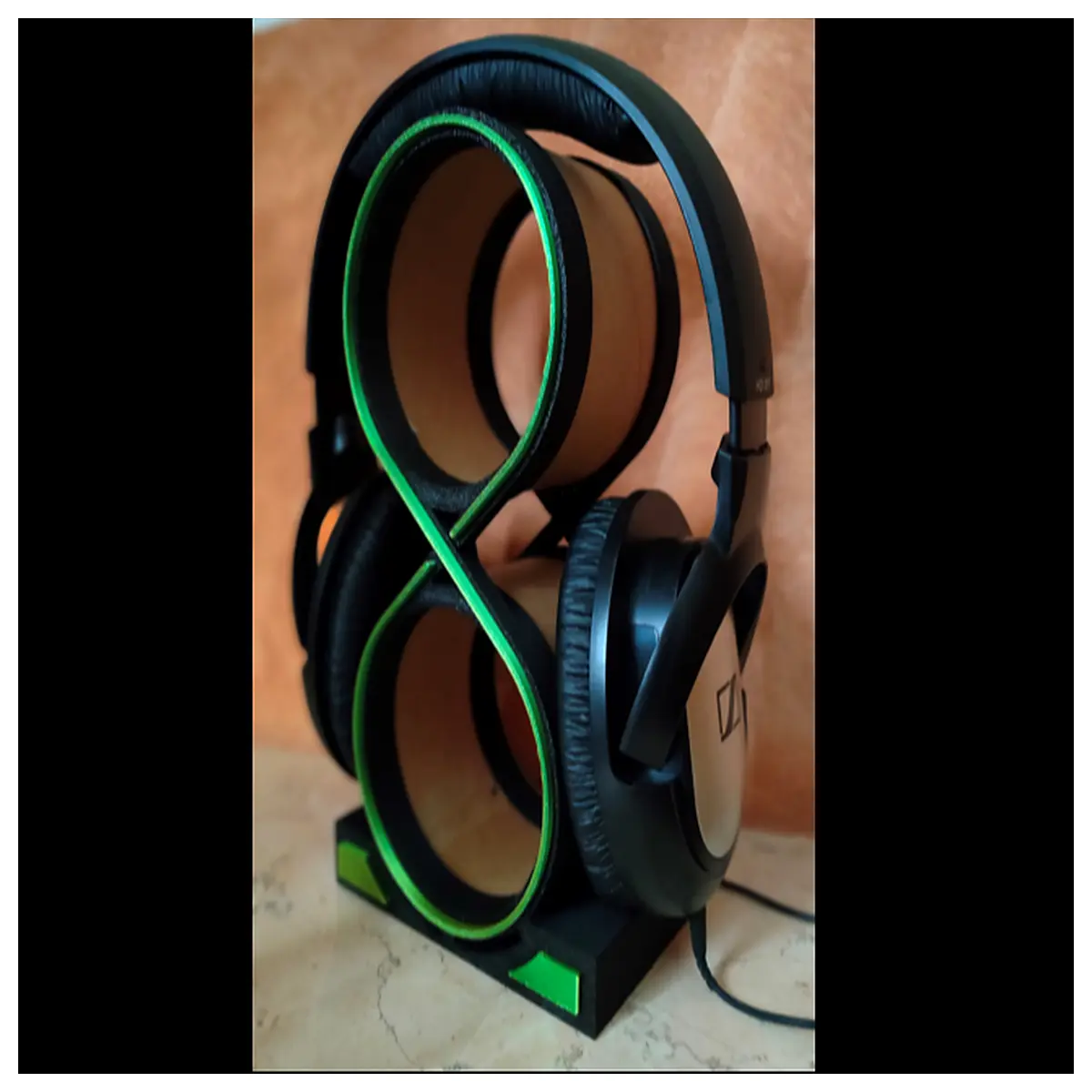 Headphone Holder Earbud Clip Mobile Headphone Stand Phone Headphone Support Accessory Holder