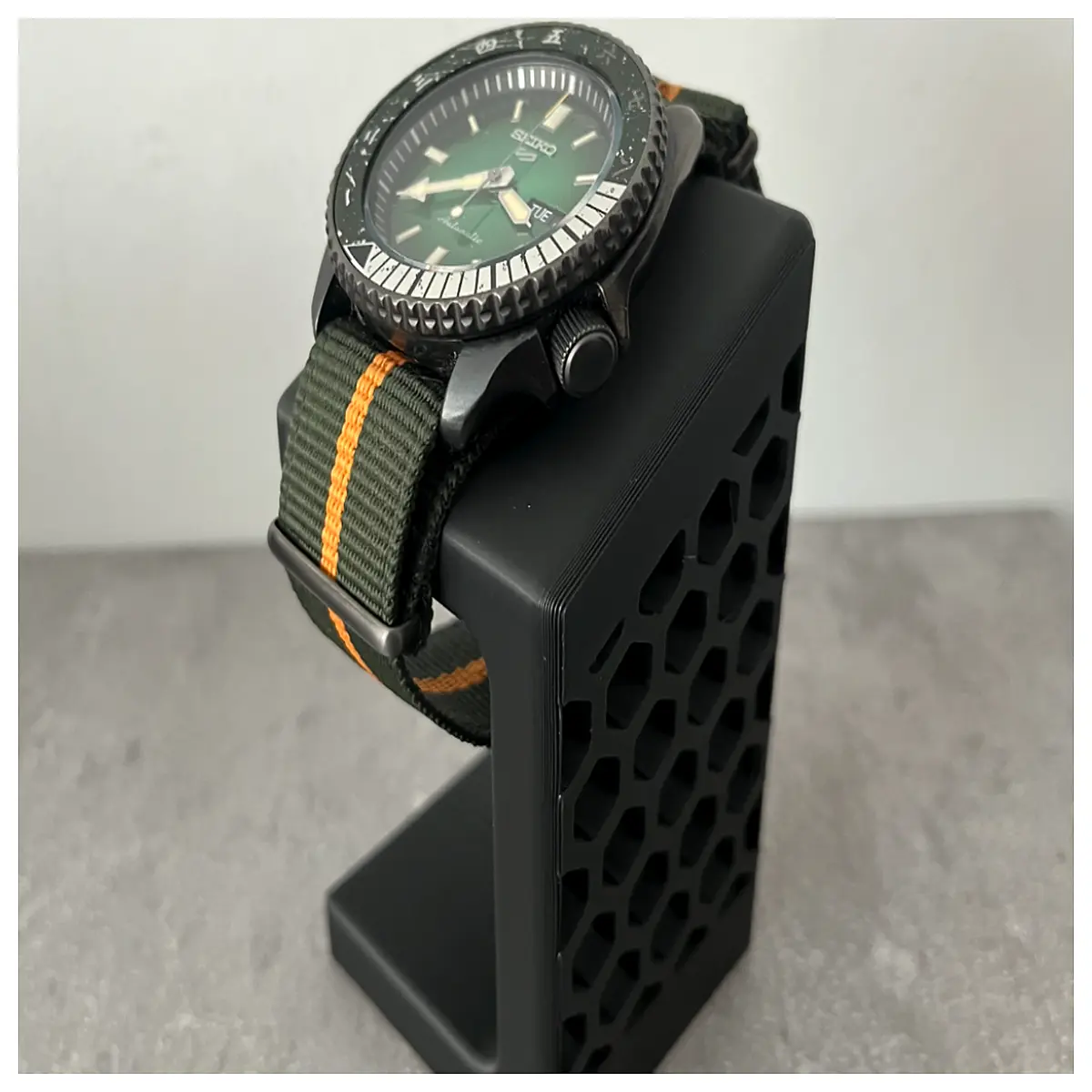 watch organizer honeycomb grid holder