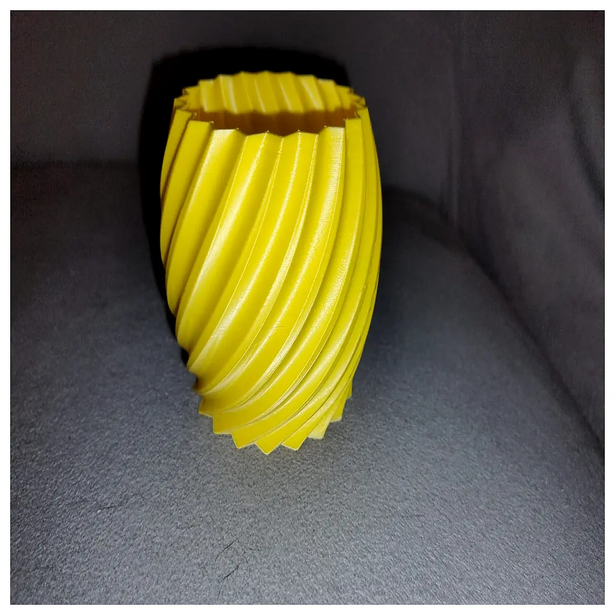 Spiral Flower Pot Rotating Vase Creative Home Decor Planter Flower Container Indoor Plants Spiral Flower Pot