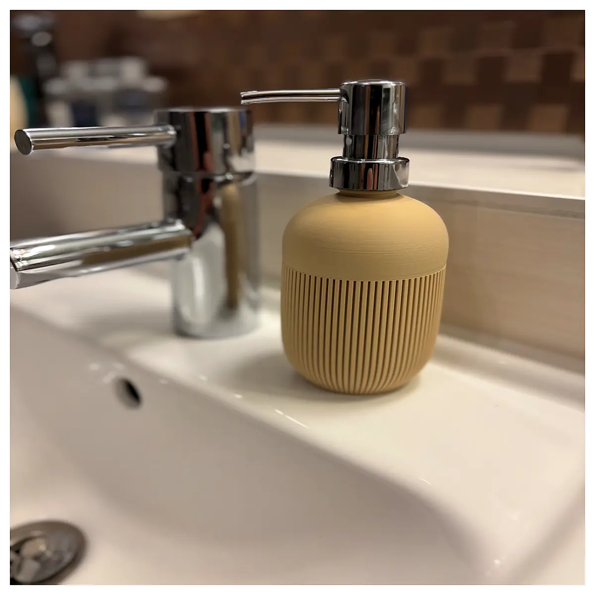 eco friendly soap dispenser refillable spiral design zero waste bathroom accessories sustainable liquid soap container