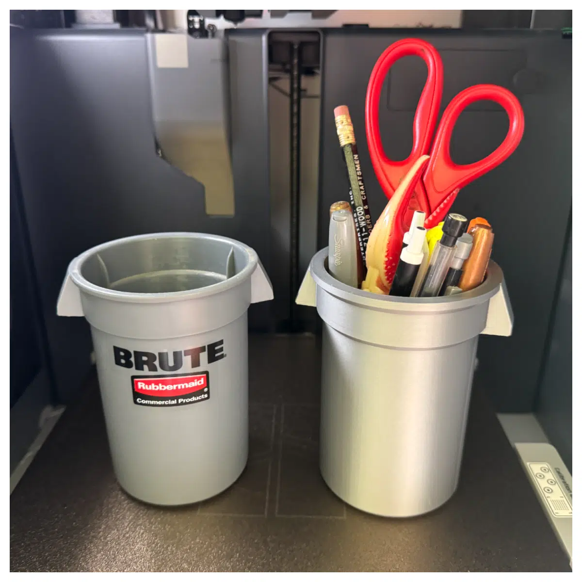 Mini Trash Can Pen Holder Desk Organizer Compact Portable Office Study Essential Multi Functional Creative Decorative Box Wastebasket Pen Case Storage