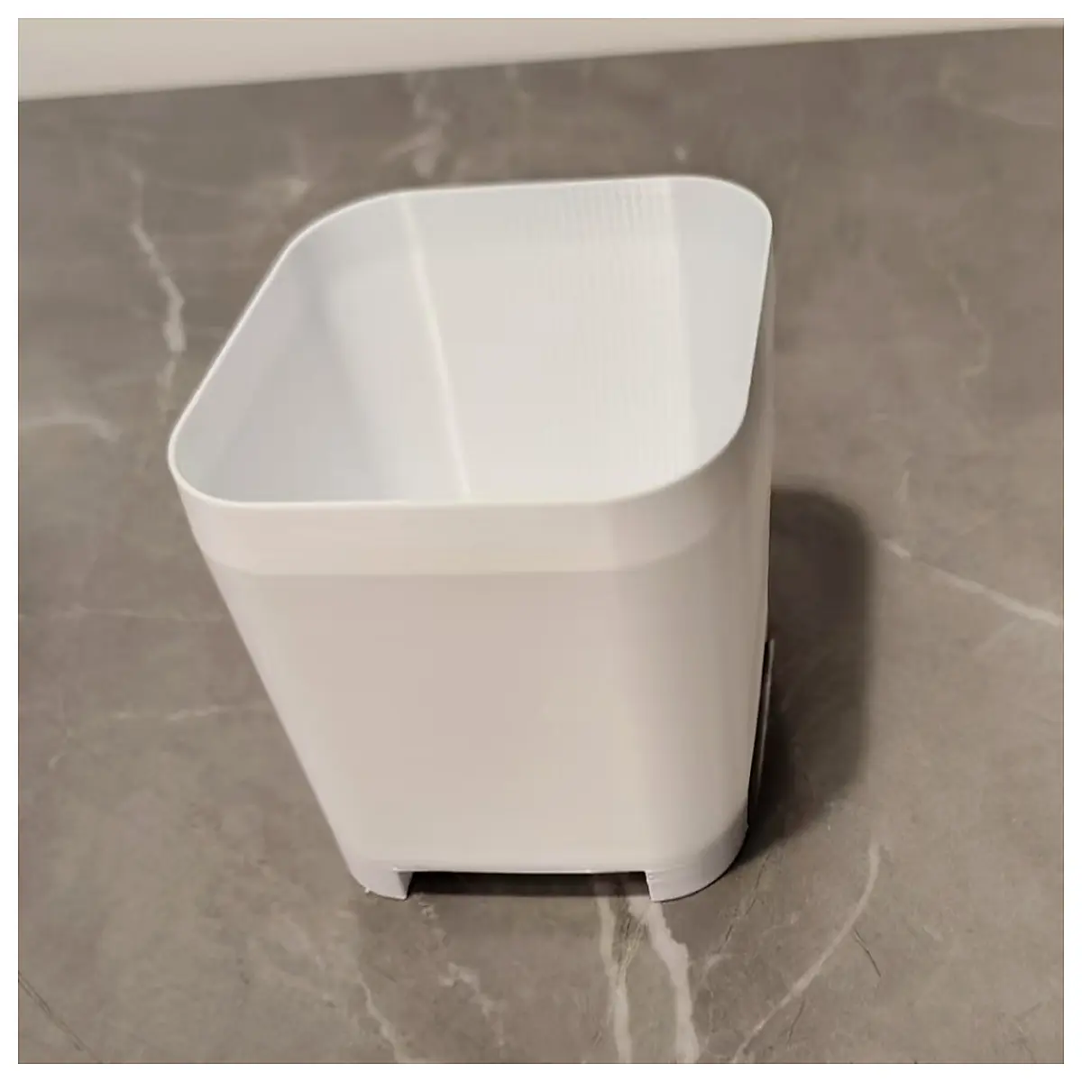 modern minimalist plastic flower pots for indoor plants small succulent containers with drainage holes lightweight nursery supplies