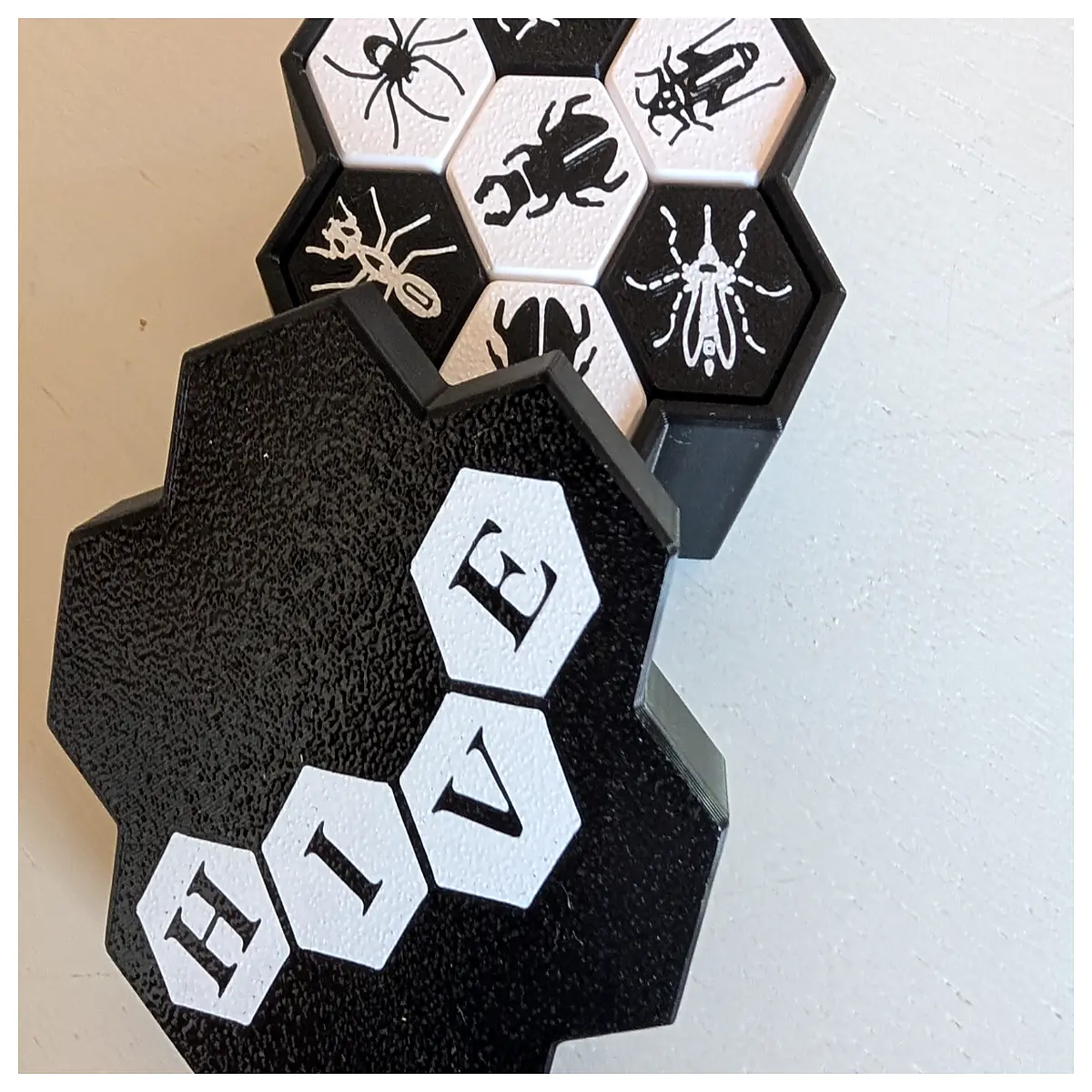 Beehive Pocket Game Storage Box Mobile Accessories Game Organizer Toy Storage Box Gaming Collection Box Essential for Gamers