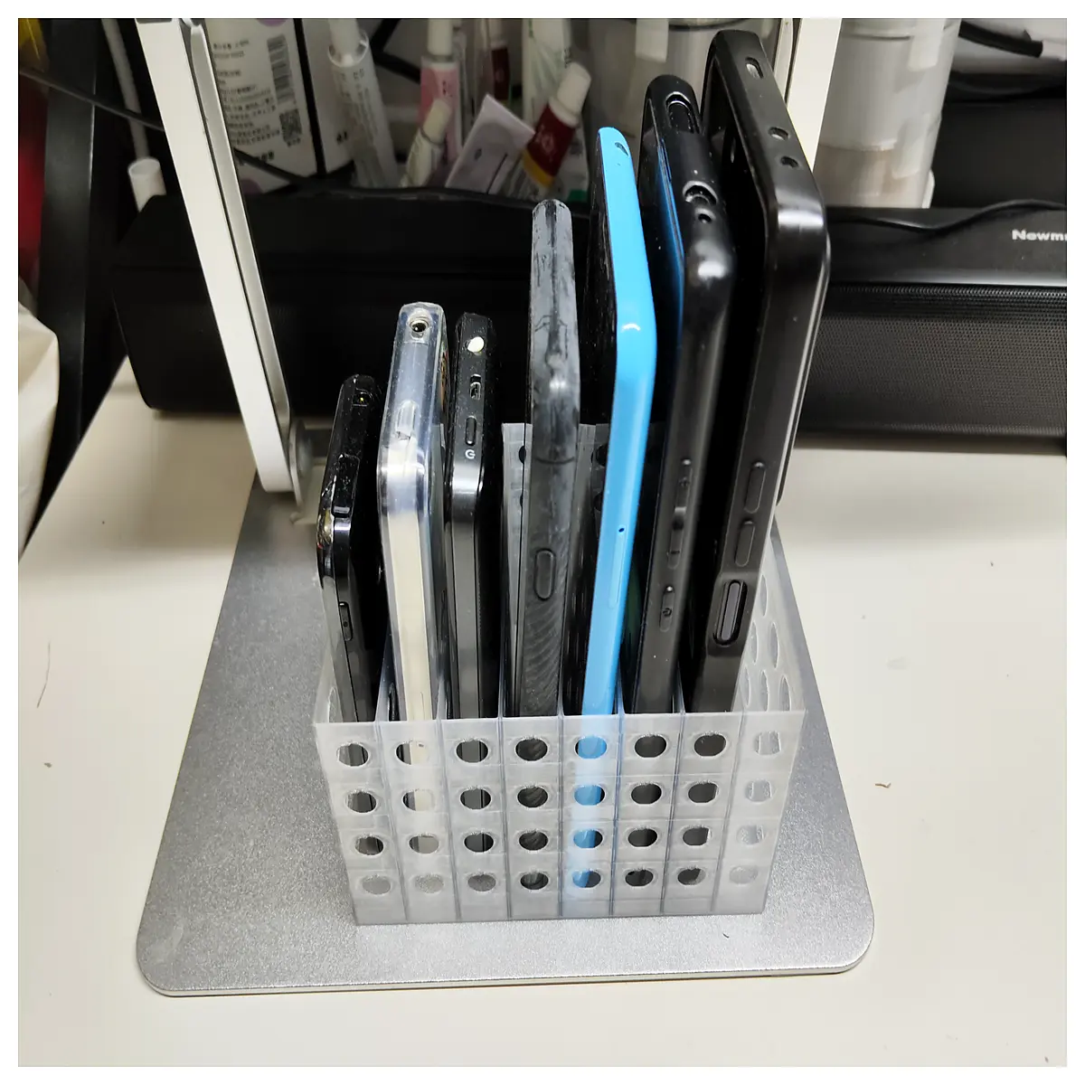 hollow phone holder for desk open lattice cell phone cradle for video calls breathable mobile phone dock organizer