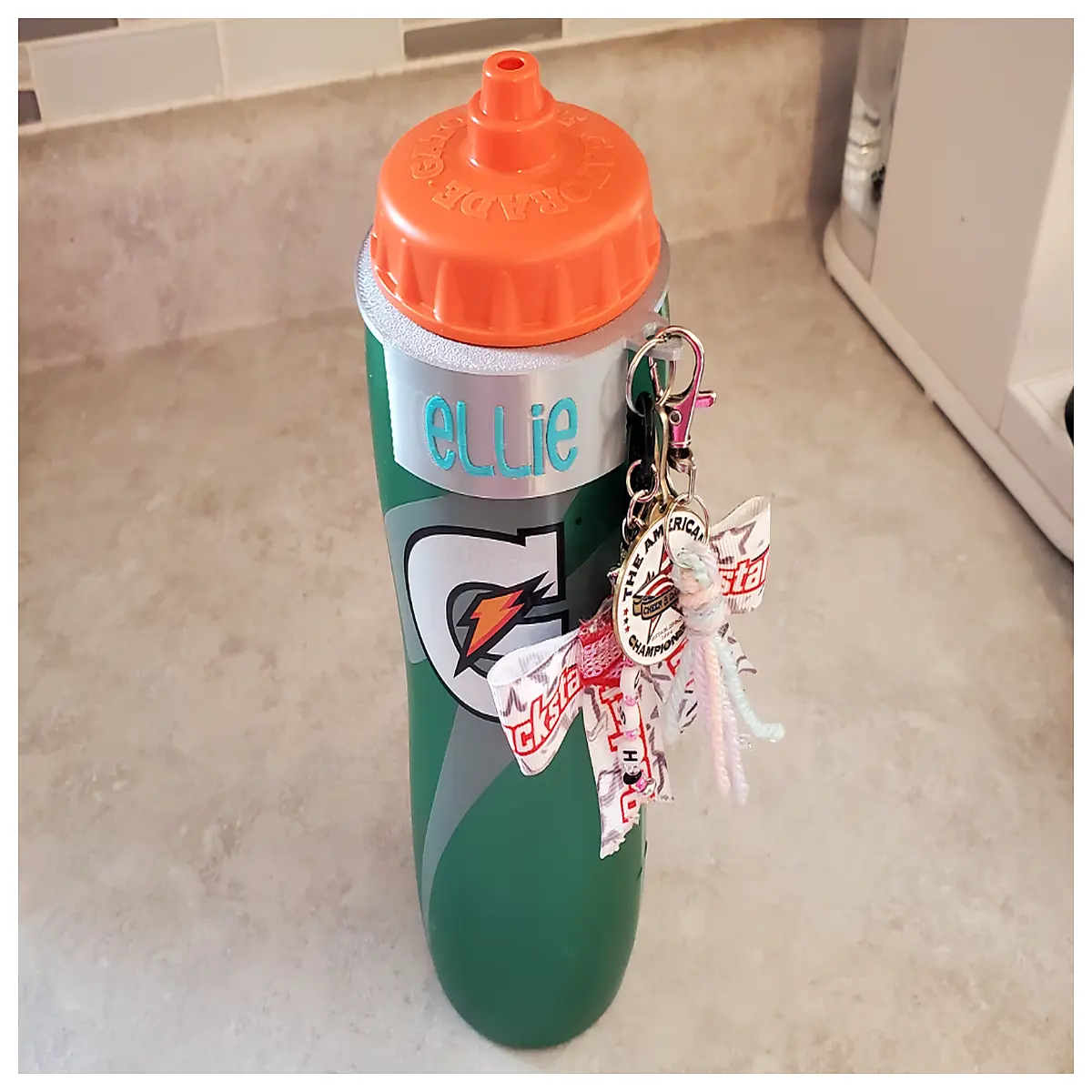 Guede Bottle Name Tag Charm Keychain Bottle Label Decoration Drink Empty Bottle Accessories