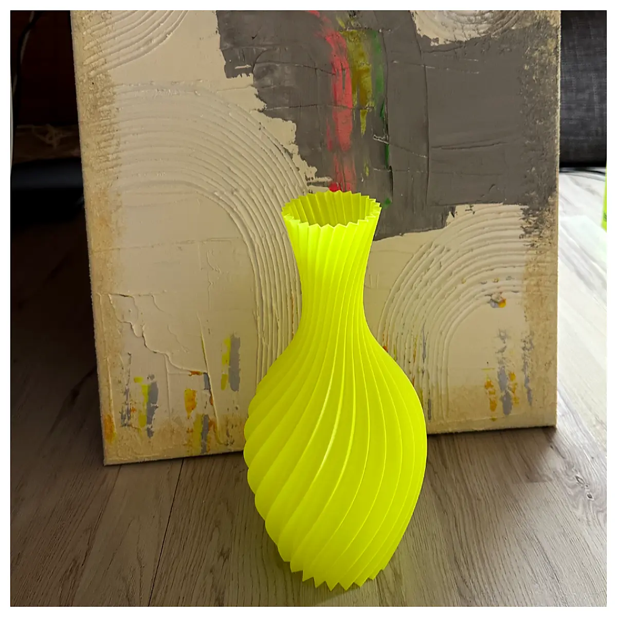 24cm Wavy Vase Decorative Home Art Piece Ceramic Flower Pot Creative Friends