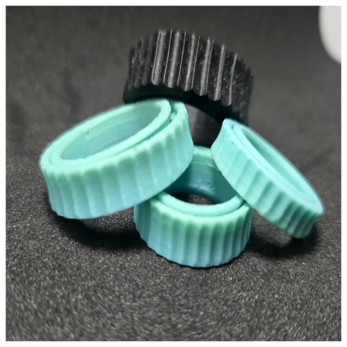 Adjustable Stress Relief Ring Anxiety Relief Spin Ring for Office Study Silent Finger Spinner