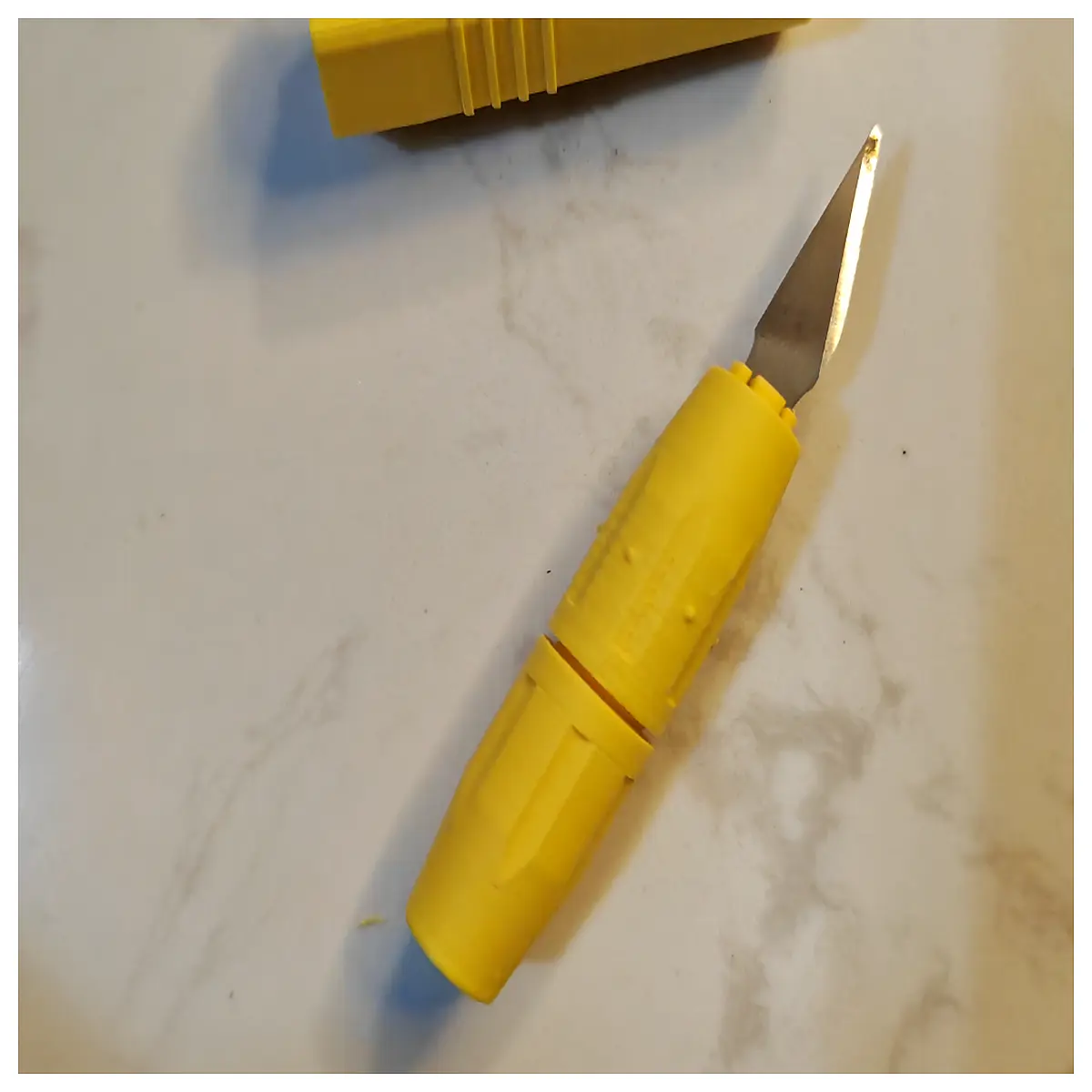 compact pocket utility sharp blade for cutting rope tape cardboard edc gear