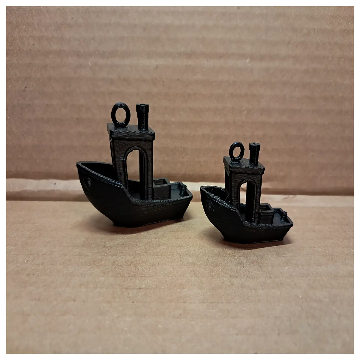 3D Mini Sailboat Keychain Model Boat Toy Miniature Sailing Decoration Desk Ornament Fun Gift Sailboat Accessories