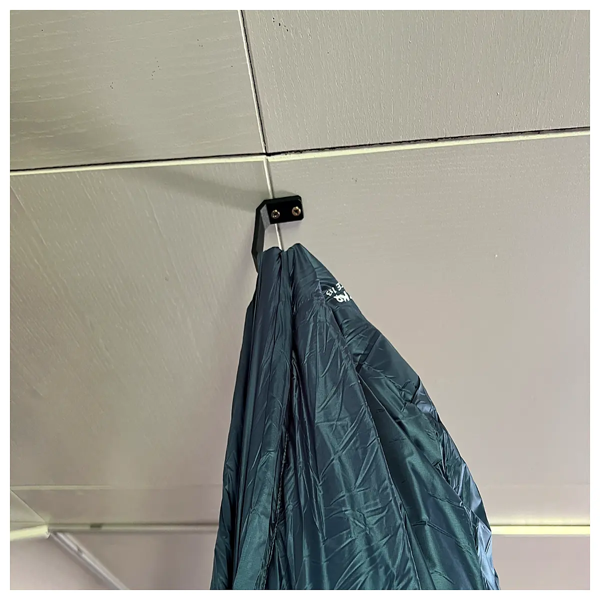 ceiling mounted sleeping bag holder hook for camping tent storage organizer