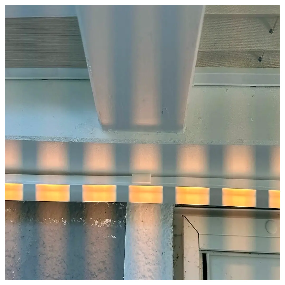 Hue Outdoor Strip Hanging Hook 0 0 5m 0 6m Smart Strip Outdoor Atmosphere Lighting Wall Mount