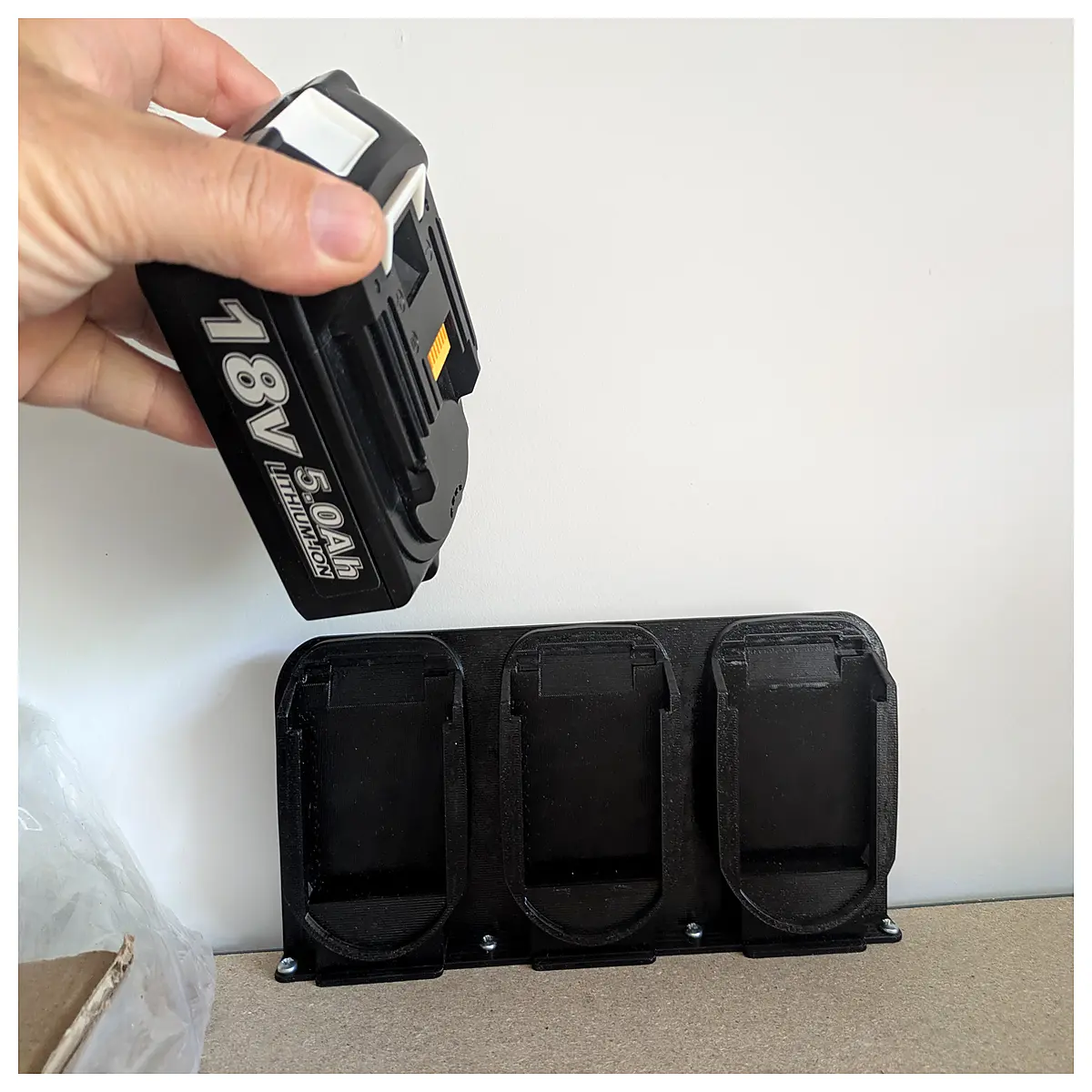 makita battery holder rack for 3 batteries charging station organizer storage case tool box accessory