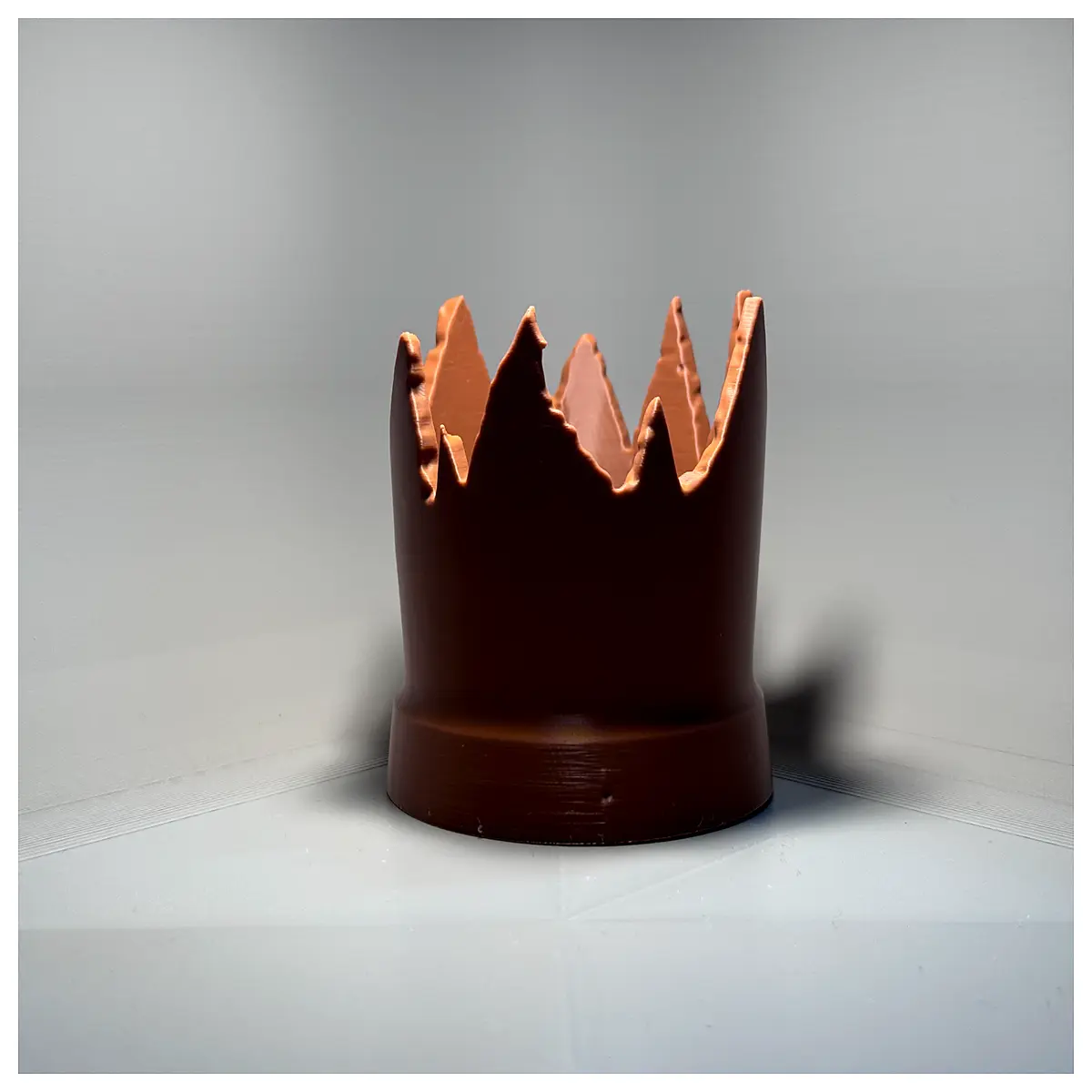 Shattered Crown Flower Pot Garden Ornament Regal Flower Planter Creative Garden Decor Pot Stand Yard Landscape