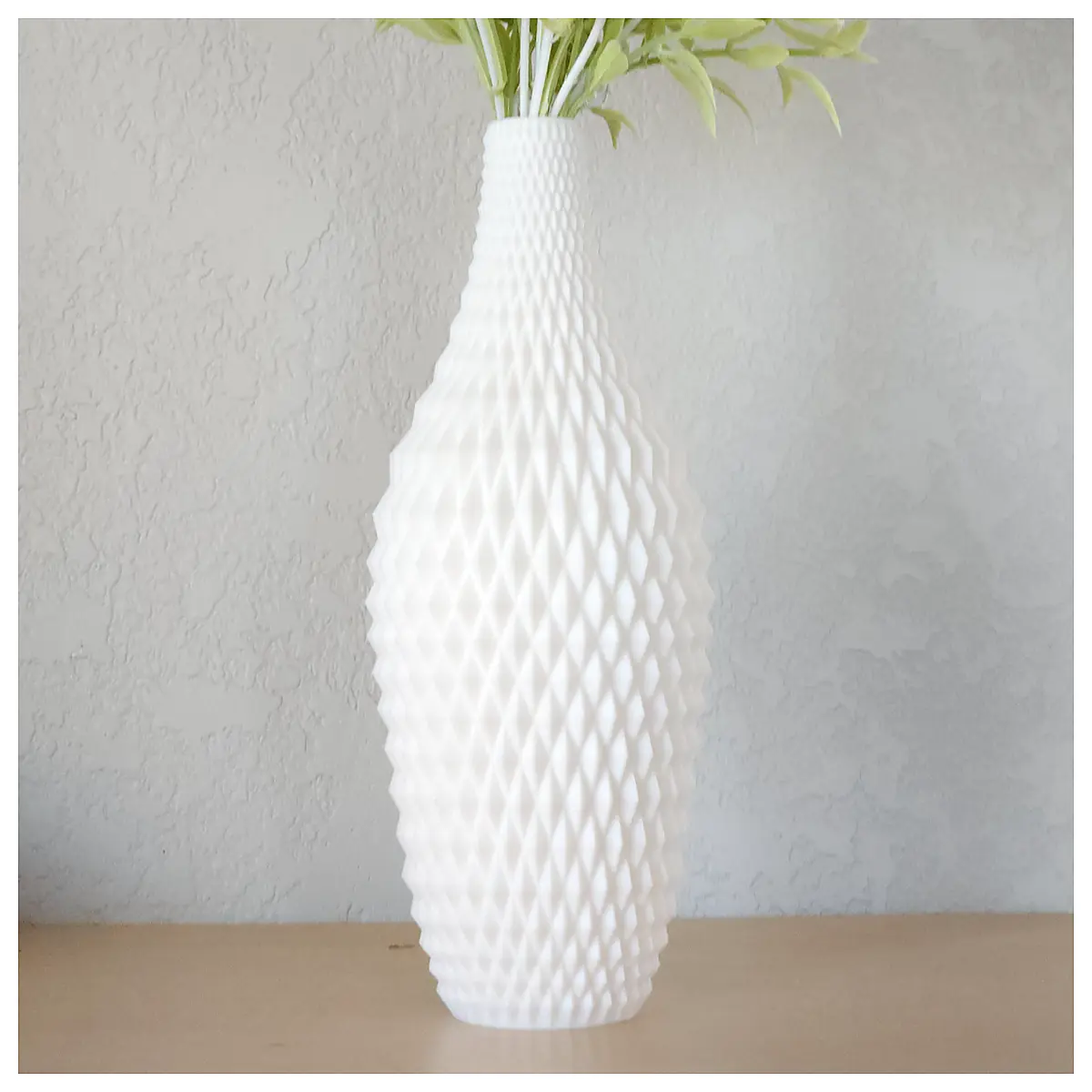 Vase Elegant Decoration Home Accent Creative Gift Flower Container Floral Decor