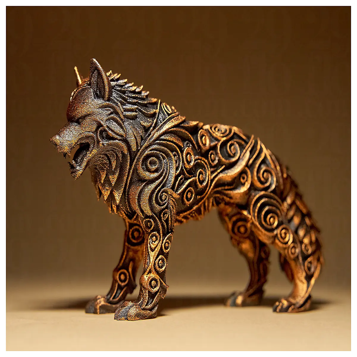 Designer Wolf Sculpture Art Figurine Modern Home Decor Animal Statue Creative Gift Office Decoration