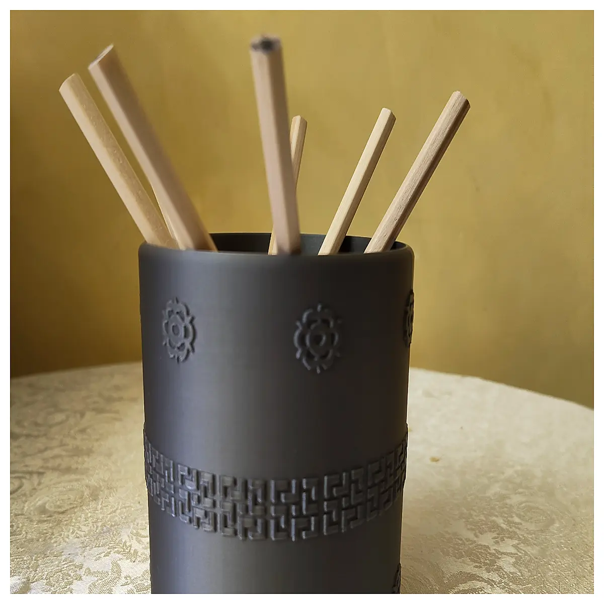 cute desk pencil holder organizer aesthetic stationery cup for home office cute storage jar for pens and makeup brushes