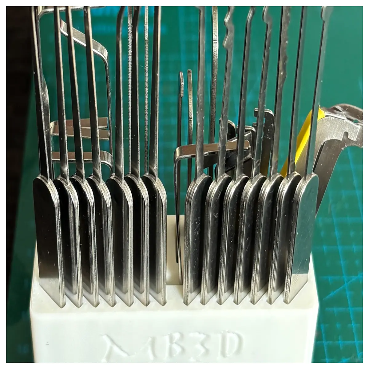 Southord C2010 Lock Picking Tool Rack Lock Picking Tool Storage Garage Repair Automotive Repair Parts Locksmith Tool Set