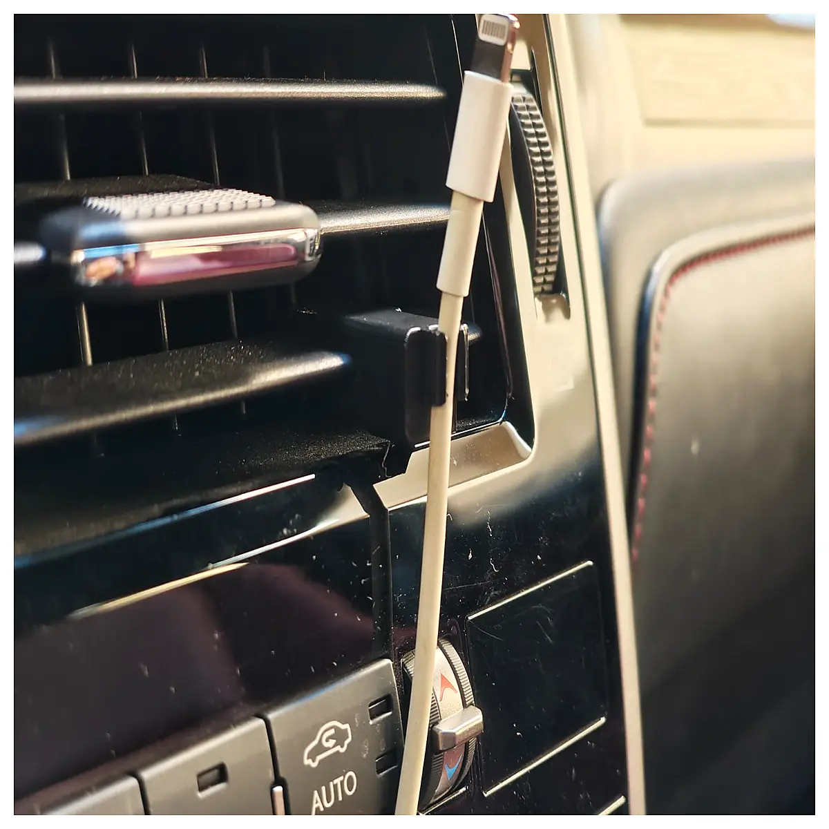 Automotive Cable Support Bracket Vehicle Wire Harness Holder Cable Management System Auto Parts Wire Protection Accessory