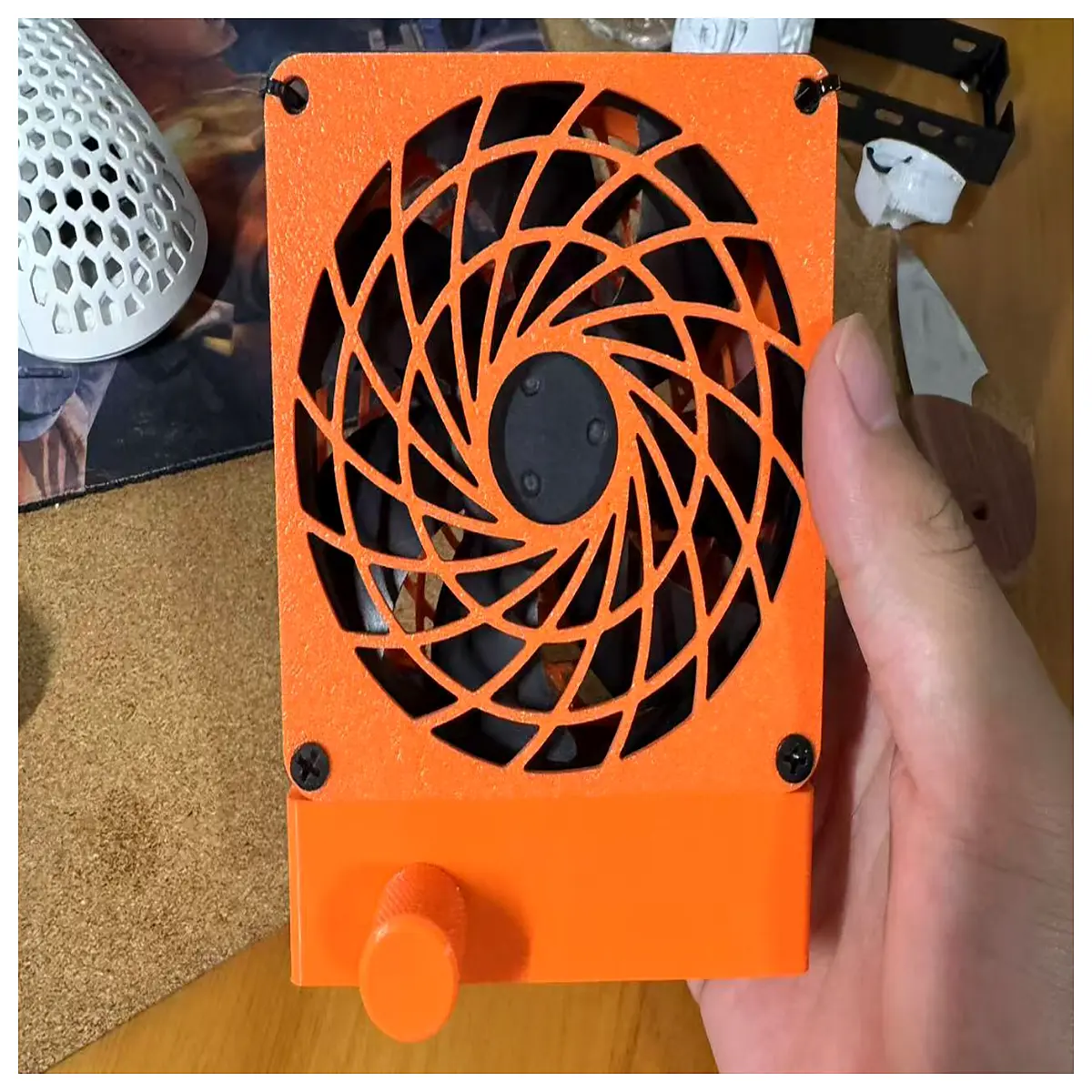 9cm Mini USB Rechargeable Portable Small Desk Cooling Student Gift Cooling Accessories