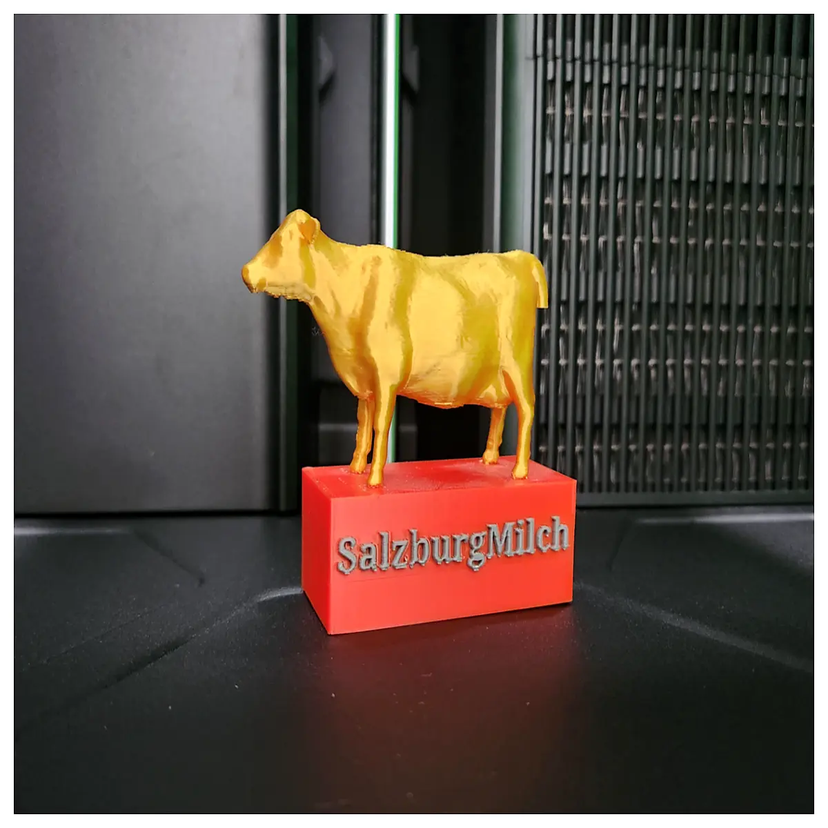 Salzburg Milk Decoration Cow Figurine Desktop Decor Small Gift Holiday Ornament Christmas Present