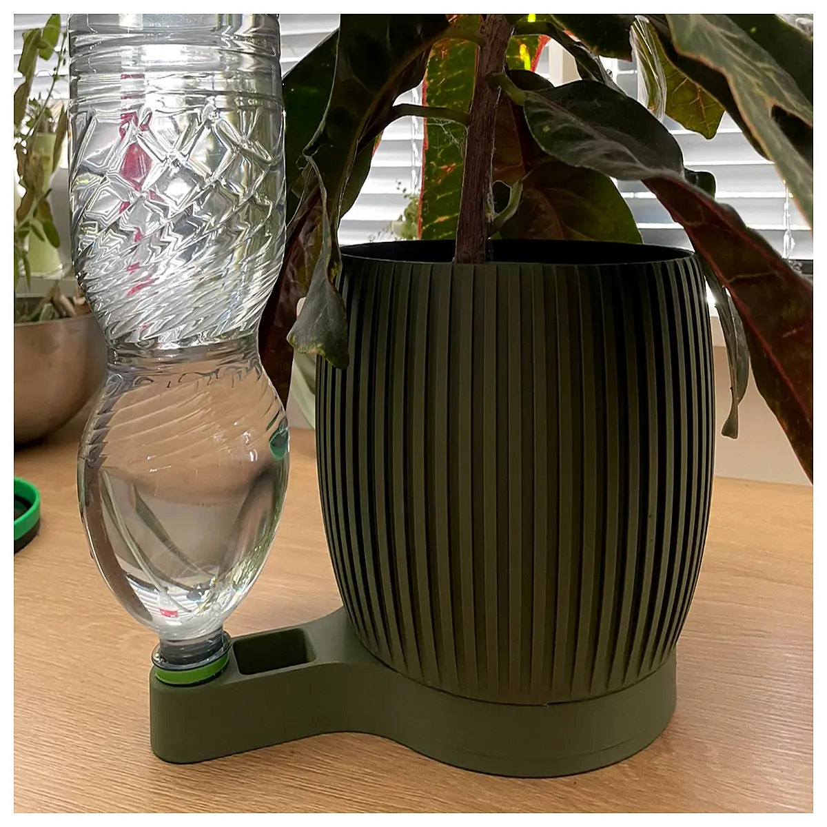Self Watering Pots Smart Irrigation Planters Indoor Garden Automatic Watering System Plant Pots Self Watering Devices