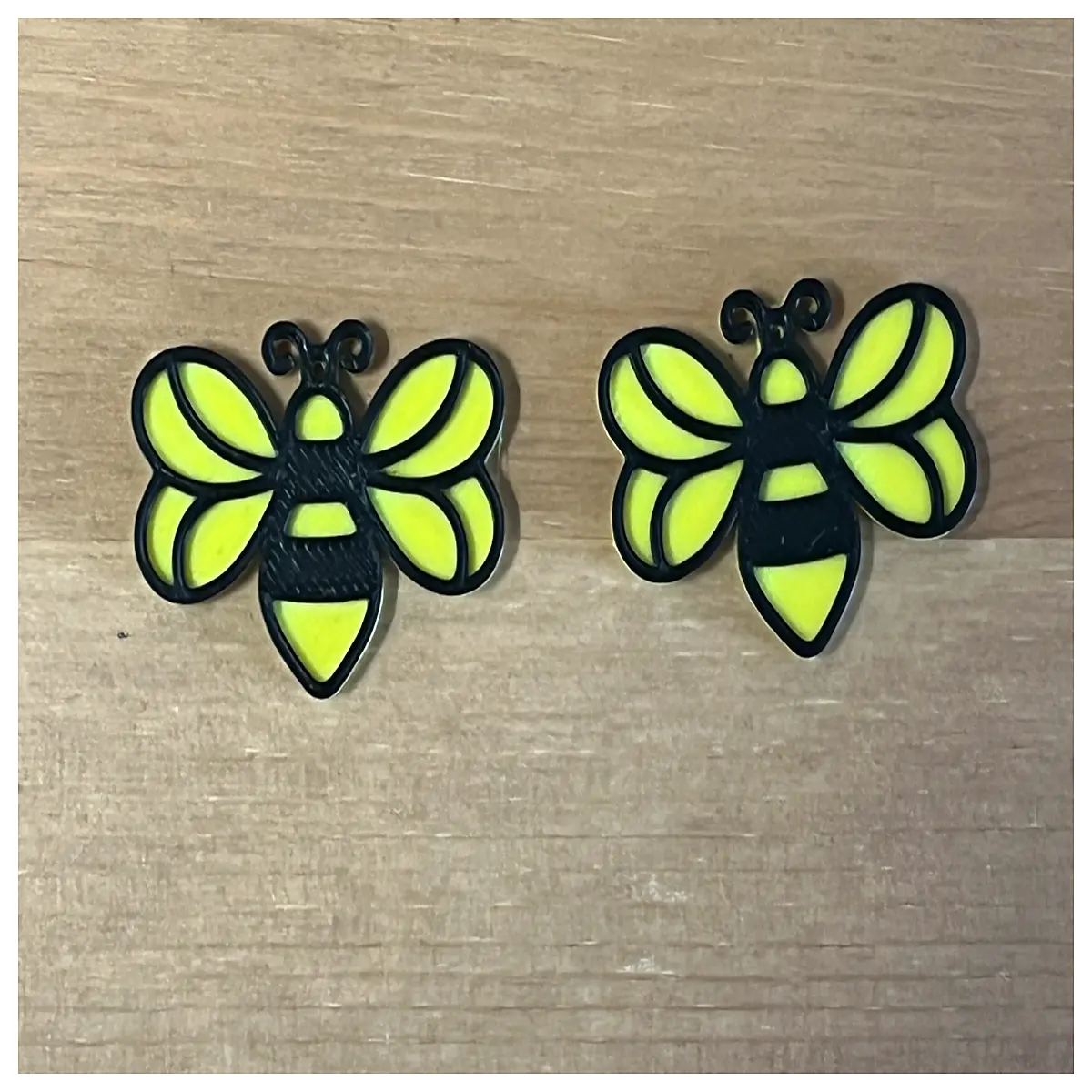 Bee Earrings Women s Style Delicate Honeycomb Earrings Sweet Cute Girl Gift Decoration Accessories