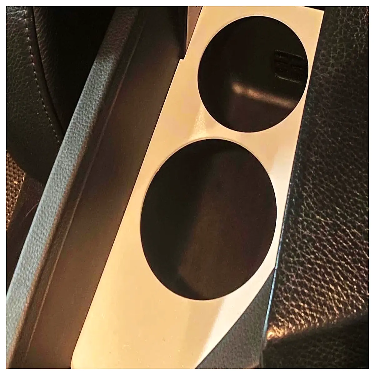 E60 Cup Holder Car Interior Accessories Drink Holder Auto Decoration Car Parts Supply